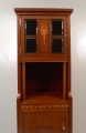 Foto 4: Jugendstil Pfeilerschrank / Beistellmöbel, um 1910, in Streifen-Mahagoni, mit Intarsienlegung