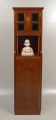 Jugendstil Pfeilerschrank / Beistellmöbel, um 1910, in Streifen-Mahagoni, mit Intarsienlegung